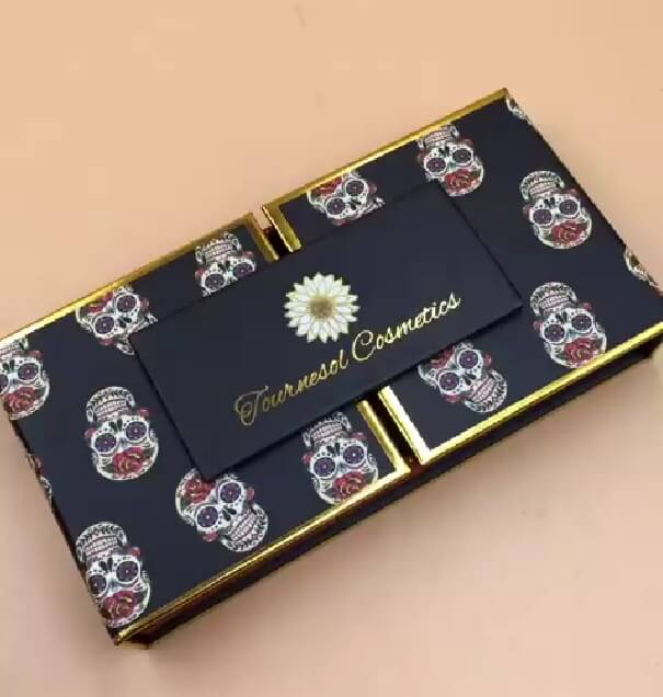 Matte finish custom eyelash boxes